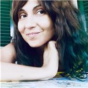 Insegnante di discipline pittoriche, ho studiato al liceo artistico e Pittura all’ Accademia di belle arti di Brera